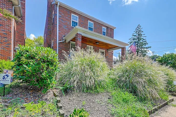 3 bed, 2.5 bath, 1775 sqft, $3,200 — Photo 1