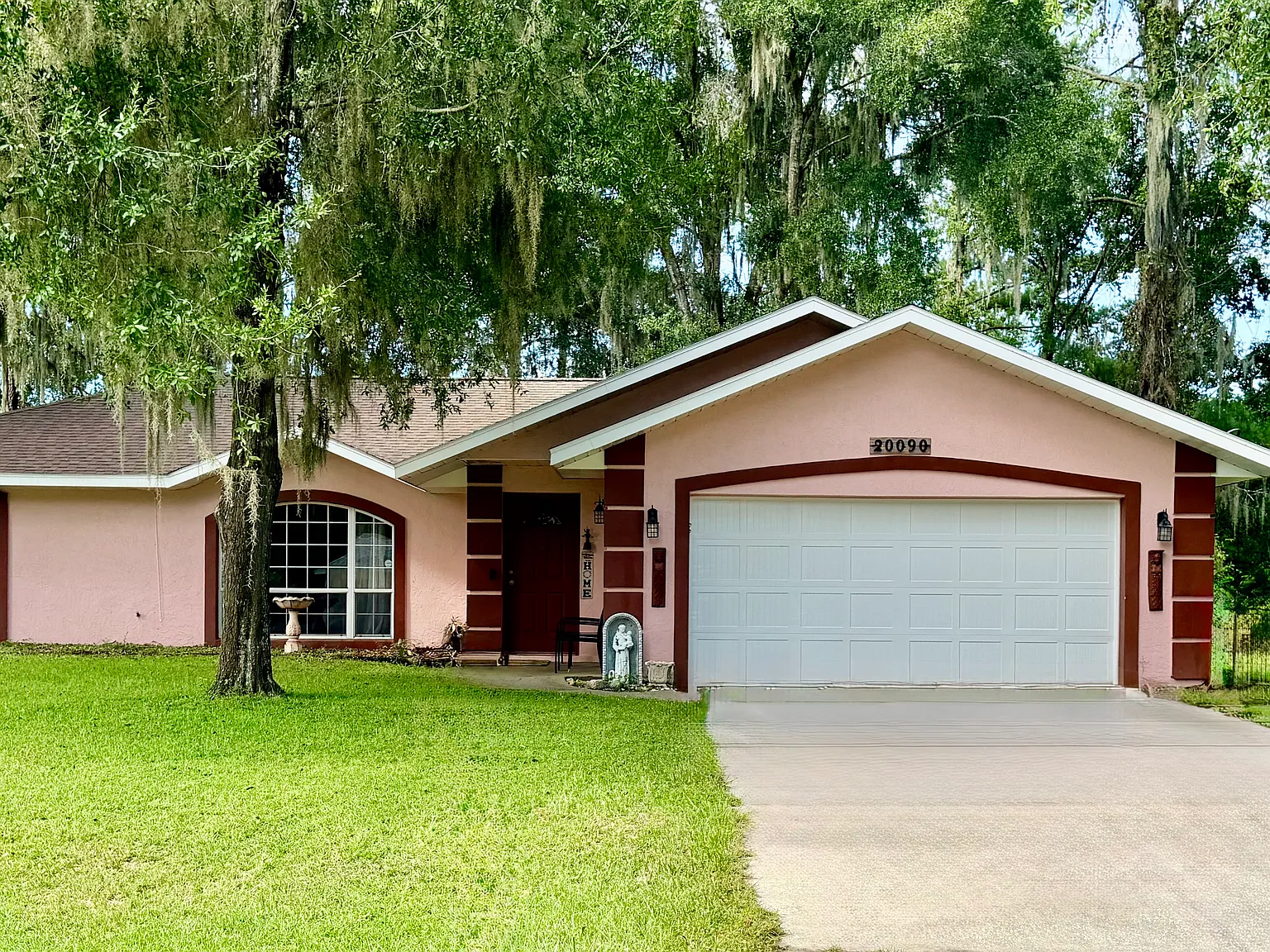 3 bed, 1570 sqft, $2,056 — Photo 1