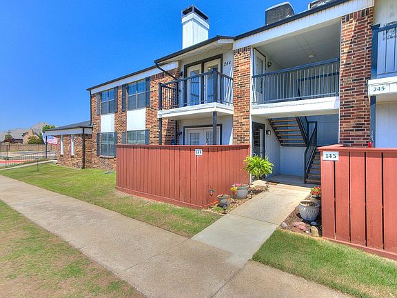 4th image of 3003 River Oaks Dr APT 244