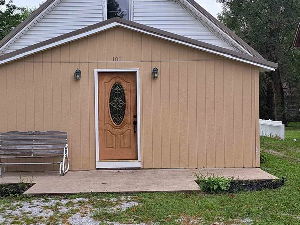 102 S Division St, Hamlet, IN 46532