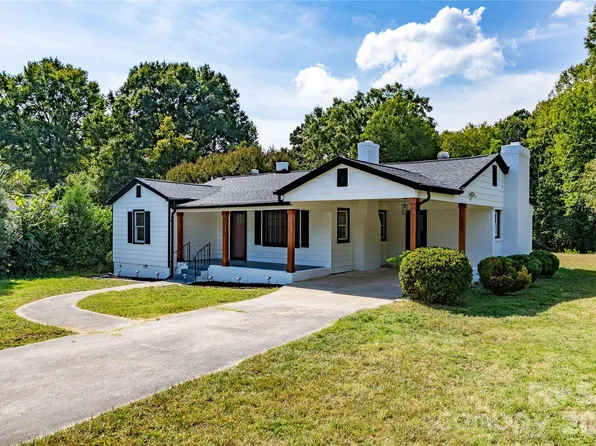 8000 Chapman St, Charlotte, NC 28216