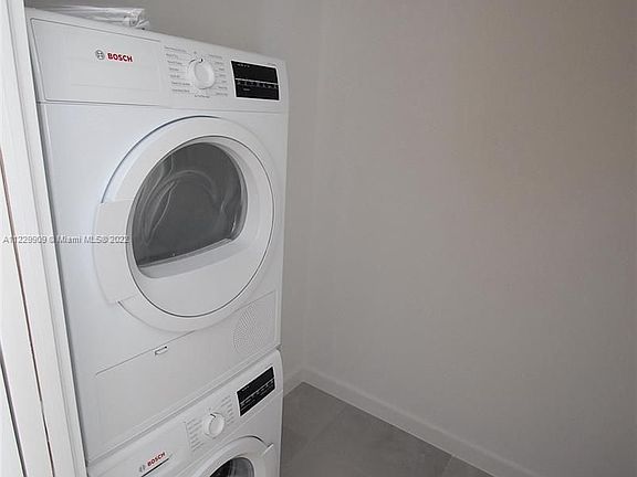 4th image of 619 Meridian Ave #3