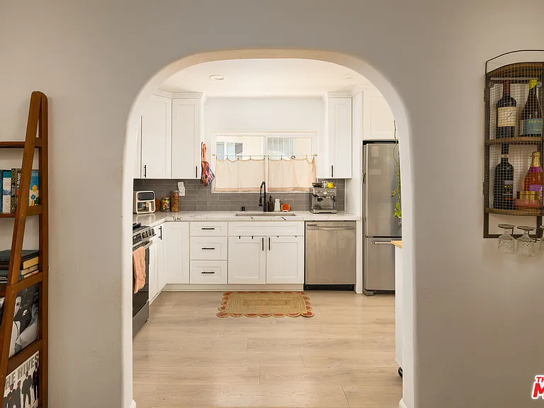 4540 Catalpa St — Photo 10