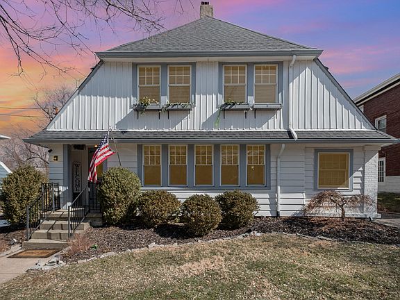2nd image of 902 Terrace Dr