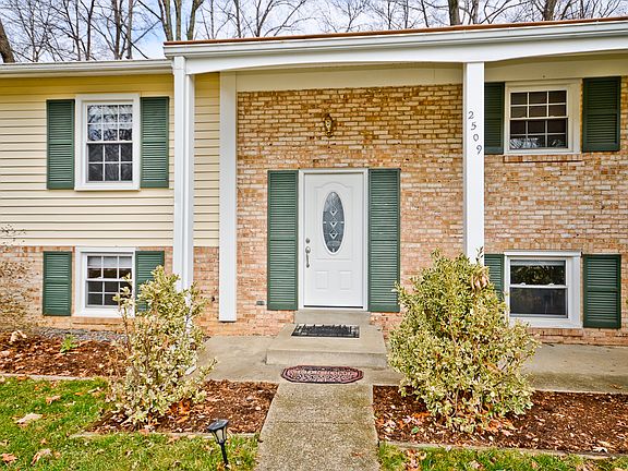 3rd image of 2509 Dover Ct