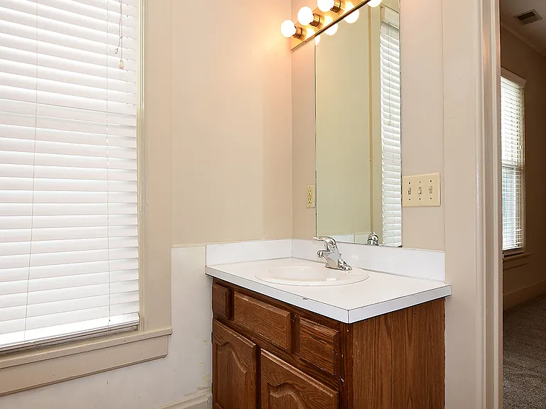 615 Willow Ave #2 — Photo 8
