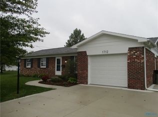 1712 Crestwood Dr, Defiance, OH 43512
