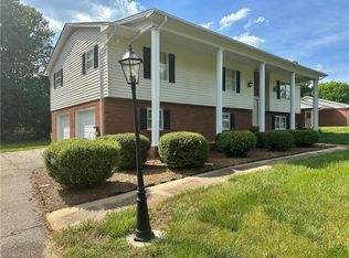 304 Farmbrooke Ln, Winston Salem, NC 27127