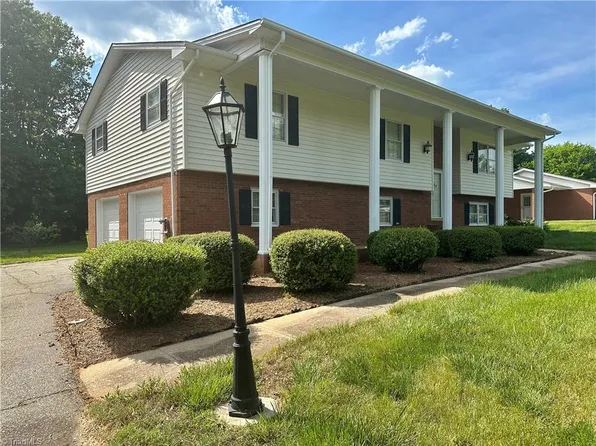 304 Farmbrooke Ln, Winston Salem, NC 27127