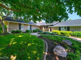 6920 Inverway Dr, Crystal Lake, IL