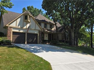 3621 NE Basswood Dr, Lees Summit, MO 64064