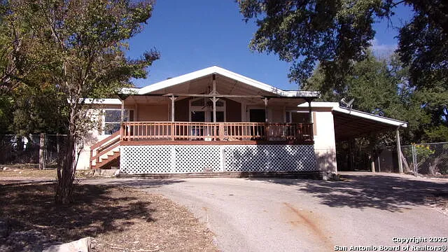 252 Sir Winston Dr — Photo 3