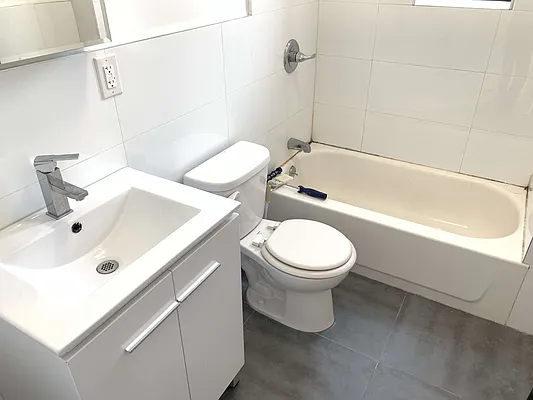 Rented by Tapiro Realty | media 5