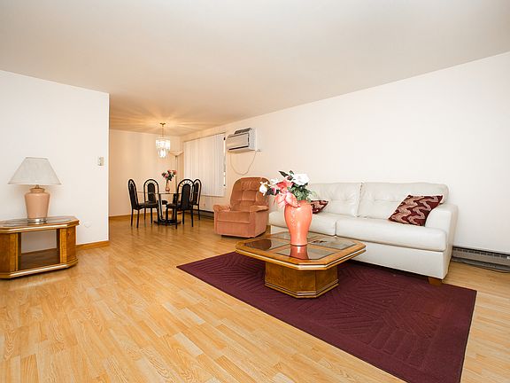 3rd image of 6642 W 64th Pl APT 2E