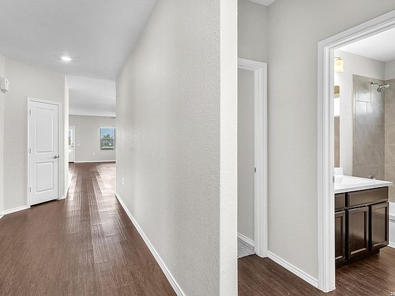 3rd image of 910 HAGEN WAY