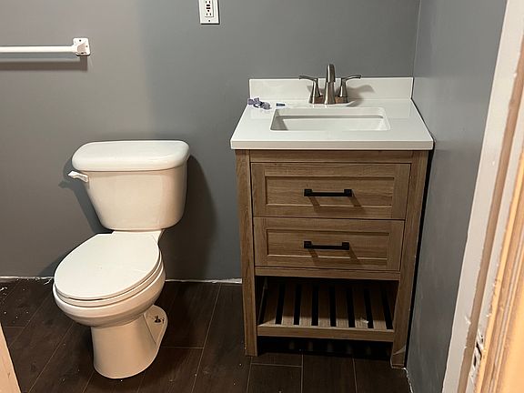 3rd image of 21 E Forest Ave APT 1