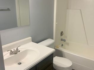 3127 Schuetzen Ln APT 1, Davenport, IA 52804