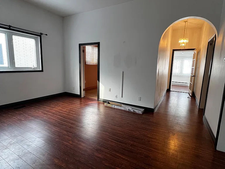 31 Railway Ave — Photo 22