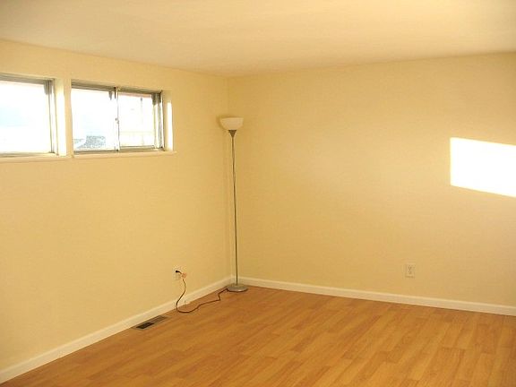 3rd image of 4975 Bayside Dr