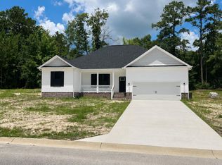 108 Leesberry Ln, Eastover, SC 29044
