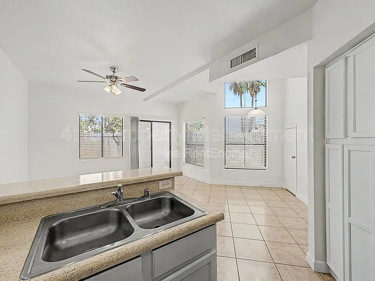 280 S Elizabeth Way #37 — Photo 10