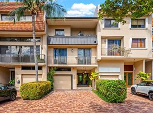 6124 Paradise Point Dr, Palmetto Bay, FL 33157