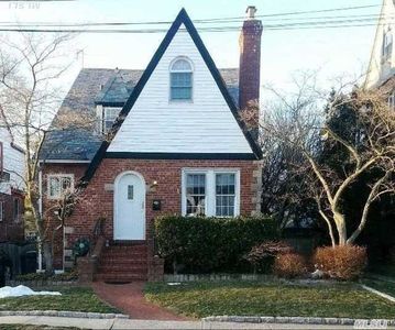 19 Evergreen Ave, Lynbrook, NY, 11563