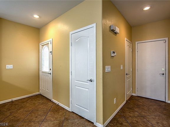 5th image of 9206 Grassy Weep Ct