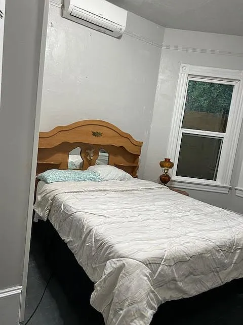 3 bed, 1000 sqft, $2,950 — Photo 3