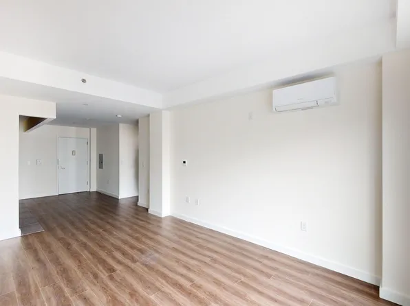 1018 Beach 20th Street image 2 of 10