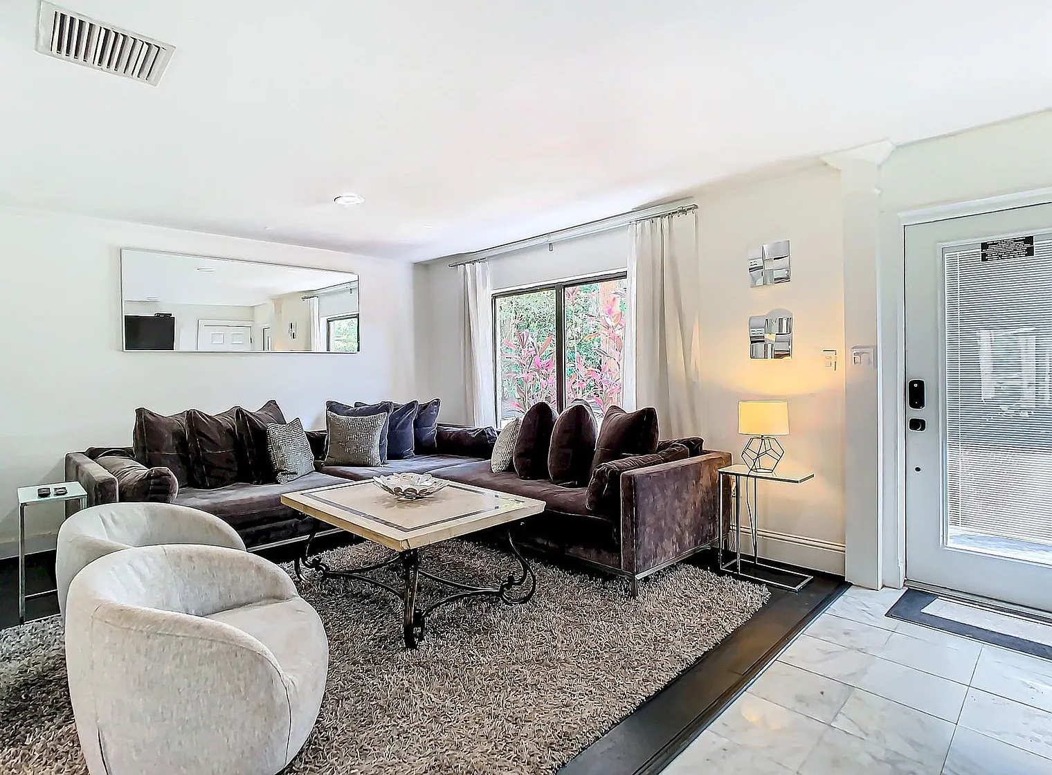 4 bed, 3.0 bath, 2002 sqft, $29,100 — Photo 3