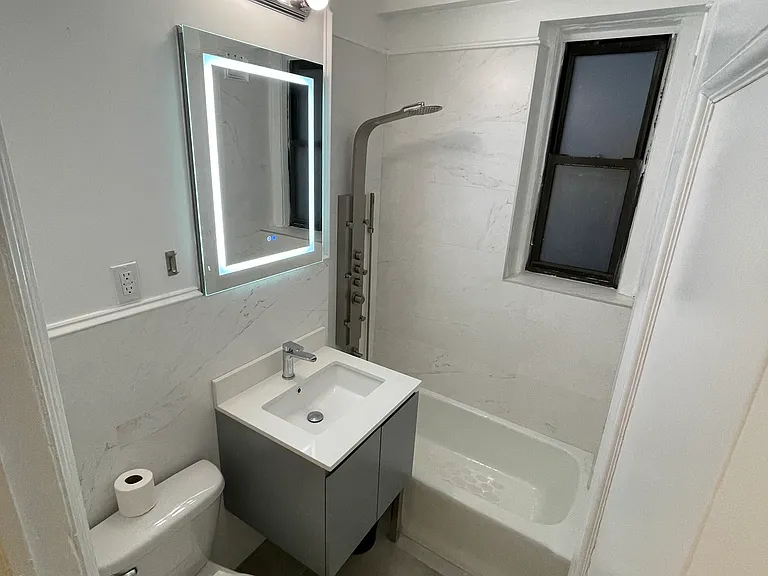 105 W 55th St #8E — Photo 11