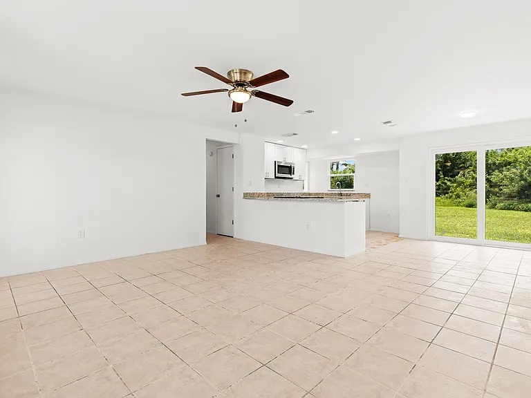 1057 Tropical Ave NW — Photo 5