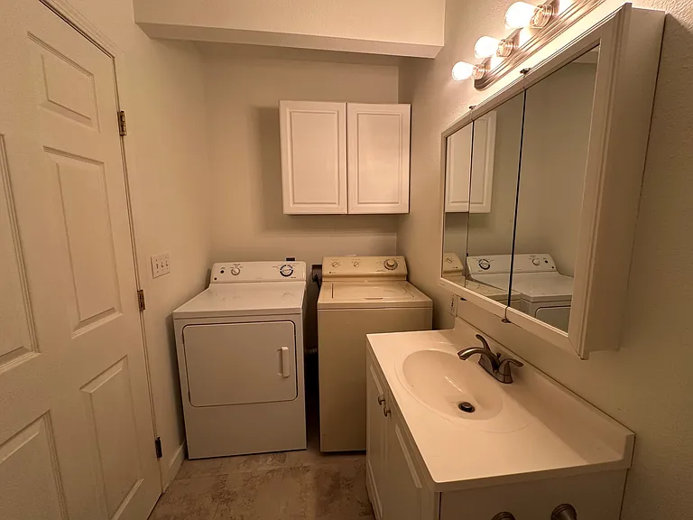 8074 Maple Ave SE #2 — Photo 12