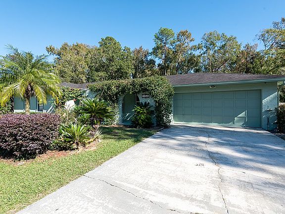 3rd image of 11647 Gwynford Ln