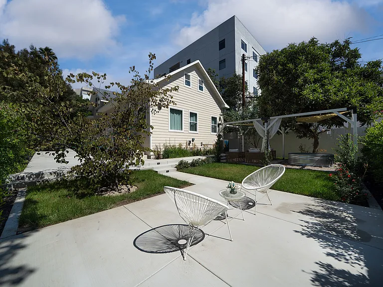 7142 Marshfield Way — Photo 31