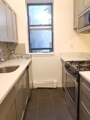 Rented by ZealEstate Group Inc | media 9