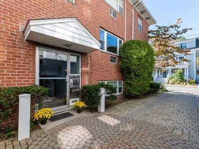 104 Trowbridge St APT 3, Cambridge, MA, 02138