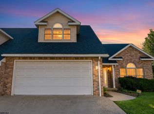 1011 Saint Pauls Ln, Morgantown, WV 26505