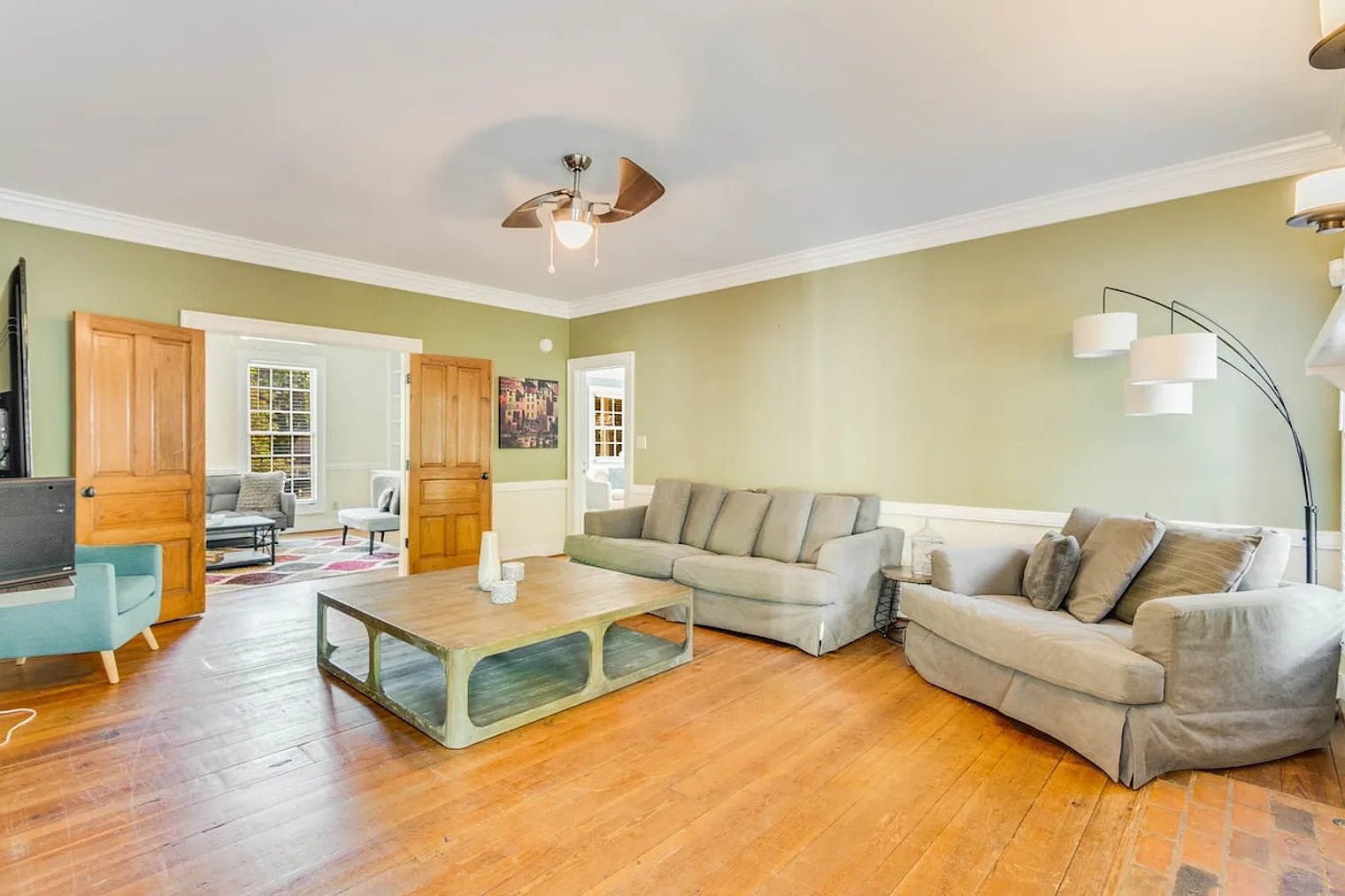 5 bed, 4.0 bath, 3401 sqft, $8,262 — Photo 3