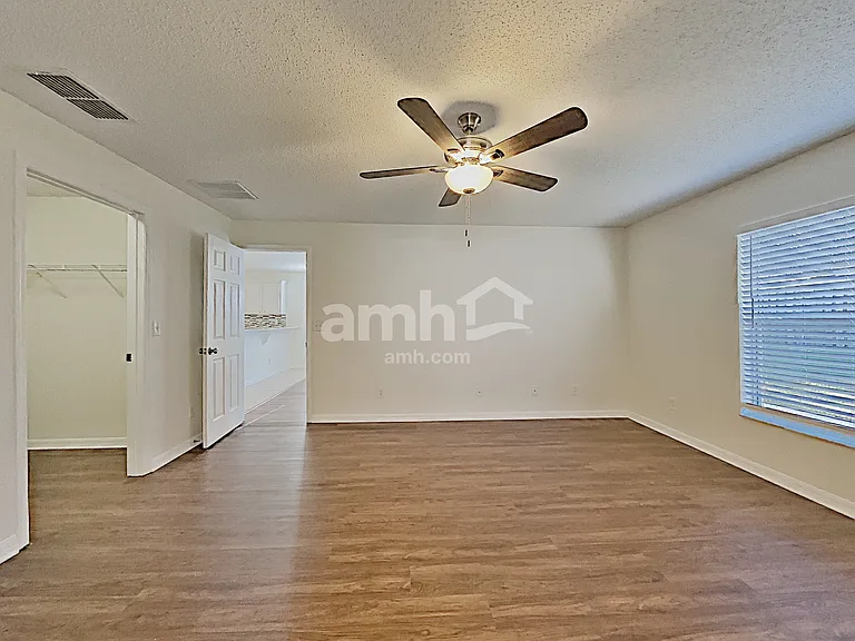 1066 Bluegrass Dr — Photo 14