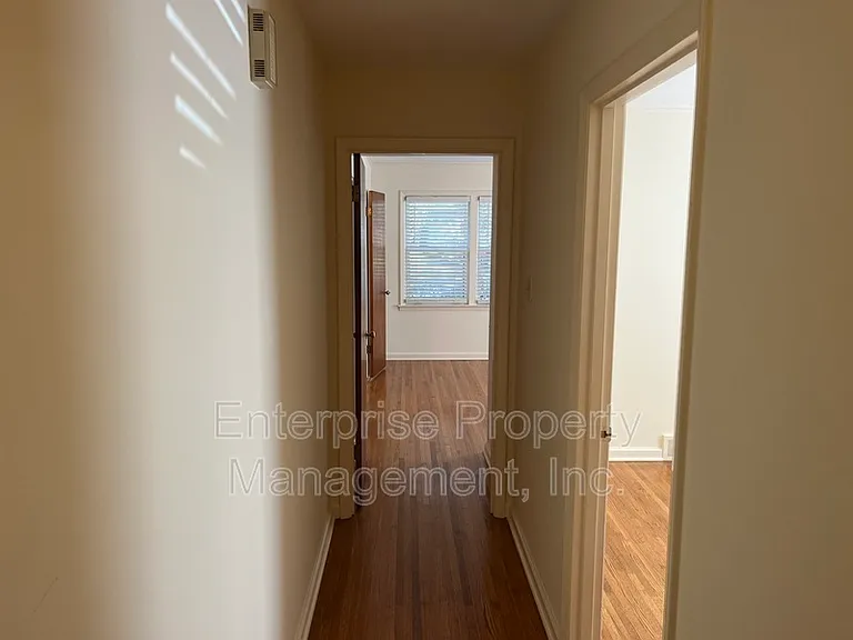 5081 Whitehall Ave — Photo 18