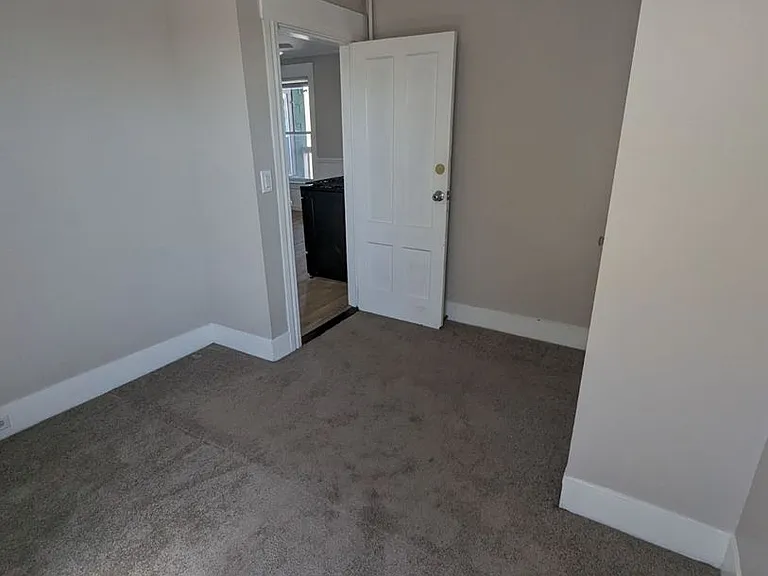 339 Spruce St — Photo 11