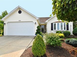 6070 Margaret Ann Dr, Lake View, NY 14085
