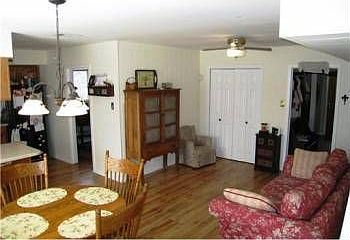 3rd image of 5611 Norland Ave