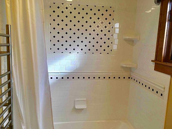 Bathtub in upstairs bathroom