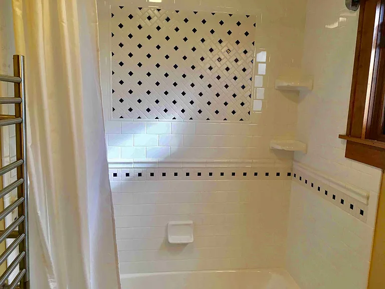 Bathtub in upstairs bathroom