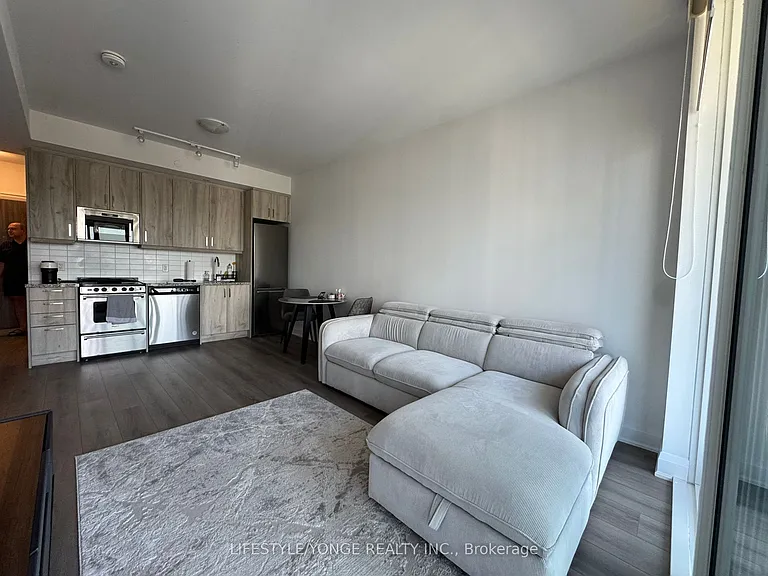 20 Gatineau Dr #1209 — Photo 7