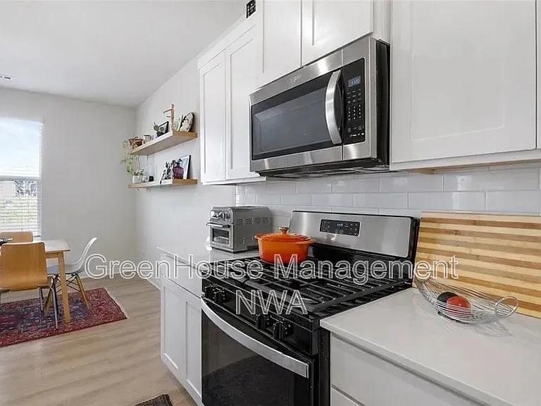 4813 Triangle St — Photo 9