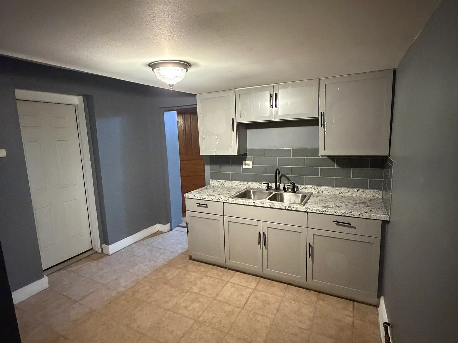 1 bed, $1,100 — Photo 2